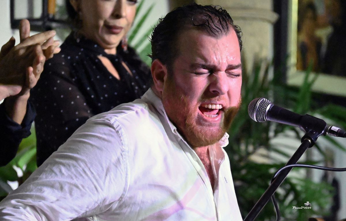 Antonio Cortés em un momento de su actuación en la Peña Flamenca de Ronda. Foto Pezzi.