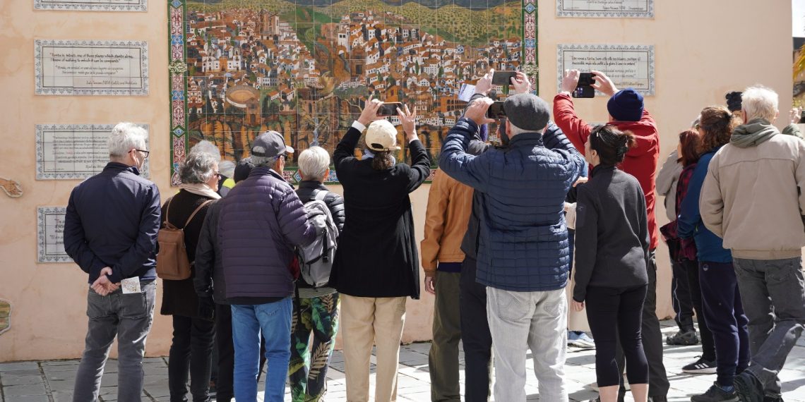 Turistas en el casco histórico de Ronda.