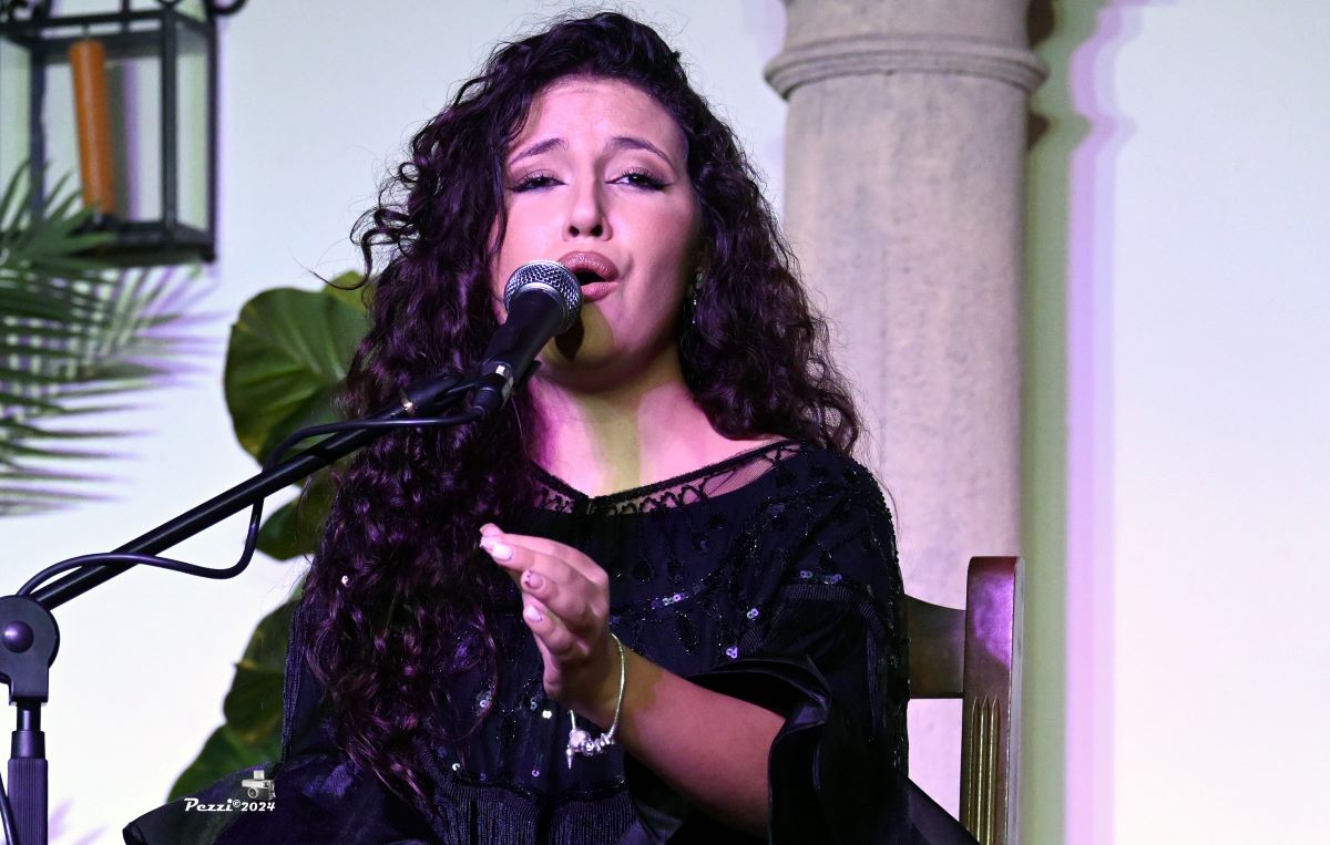 Esperanza Garrido en un momento de su actuación en la Peña Flamenca de Ronda. Foto Pezzi.