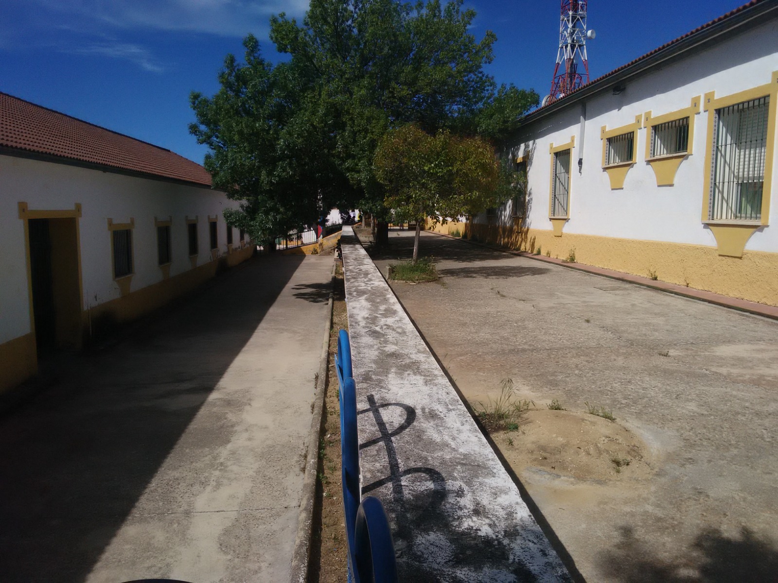 La Junta destina más de 443.000 euros para la reconstrucción de muros en el instituto Rodríguez Delgado