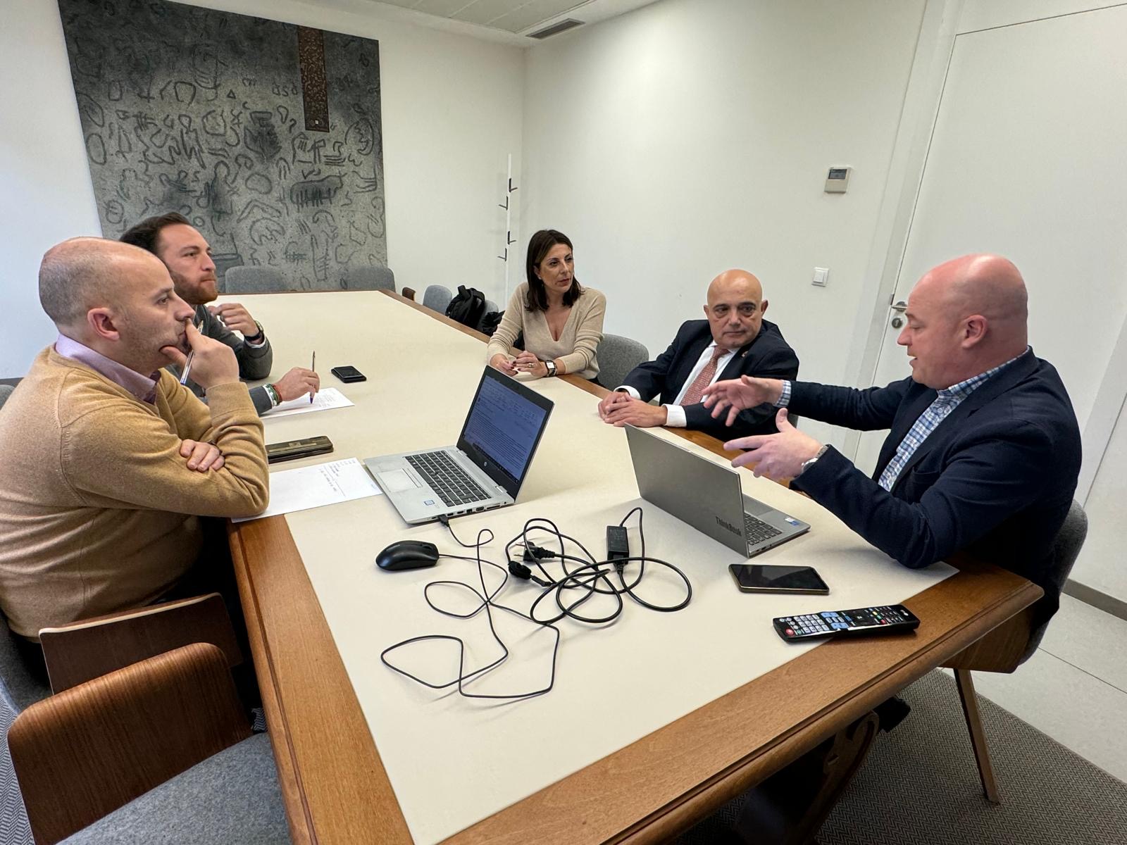 El Ayuntamiento y ADIF avanzan en el convenio del vial de salida de la nueva estación de autobuses
