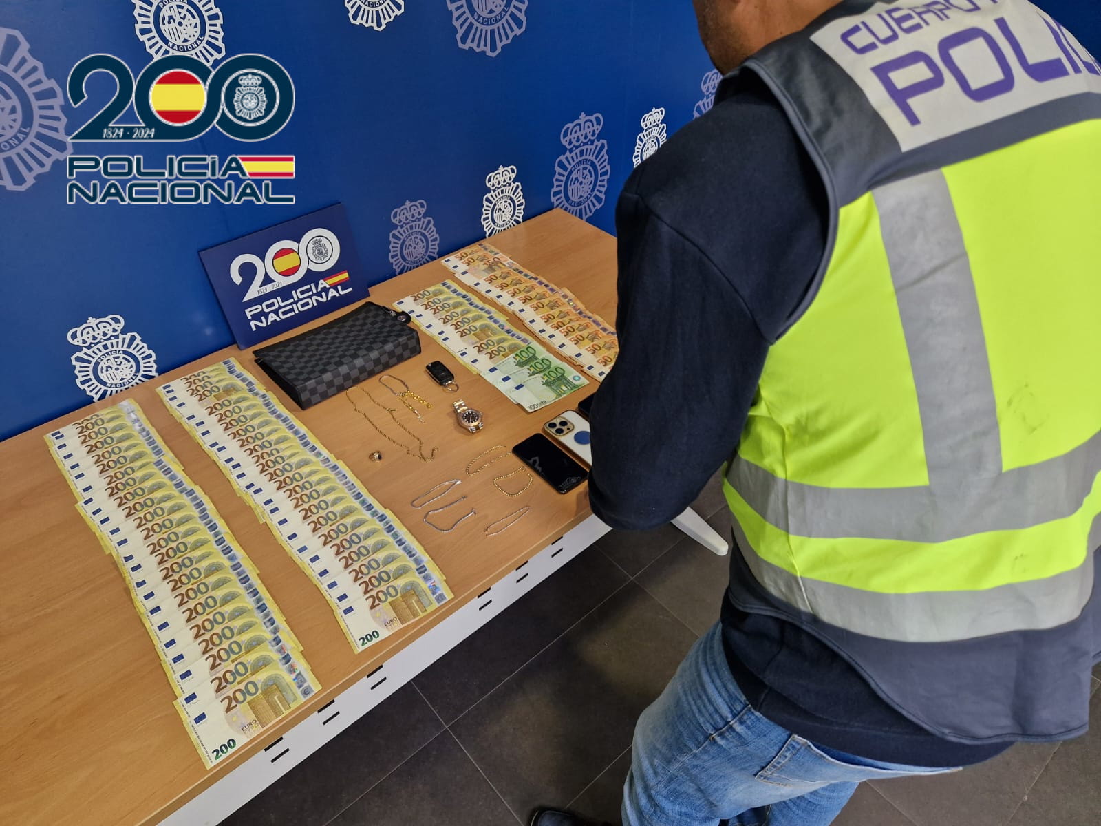 Detenidos en Alicante dos miembros de una banda por estafar con el método Rip Deal a un empresario de Ronda