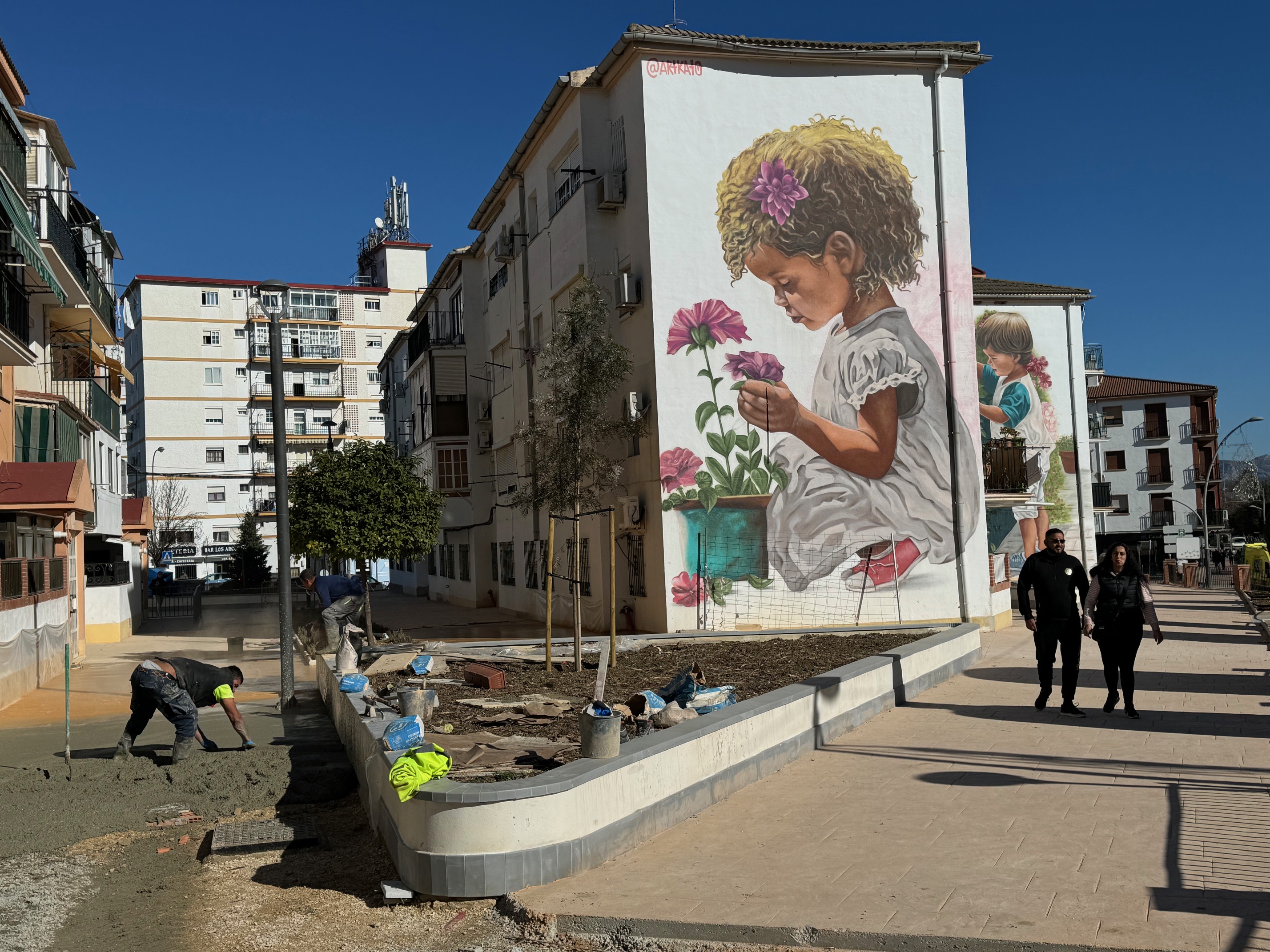 El Ayuntamiento espera terner terminada la remodelación de la barriada a finales de febrero.