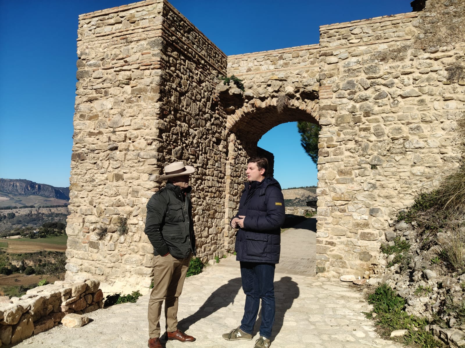 El Ayuntamiento recupera el camino de la Puerta del Viento