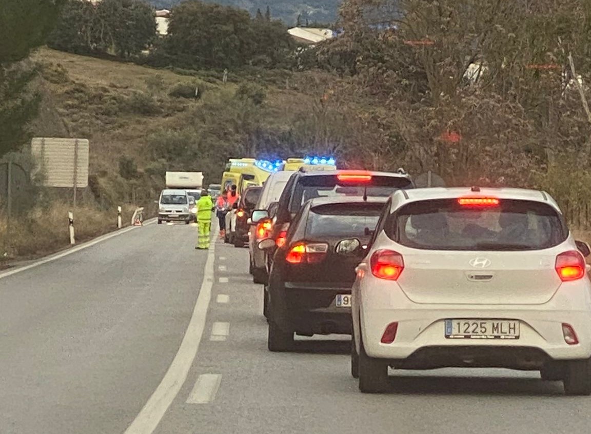Siete heridos, entre ellos cuatro menores, en una colisión múltiple en la entrada a Ronda