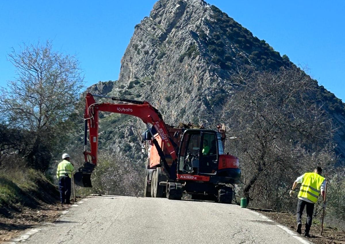 Los trabajos de mejora de la calzada ya han comenzado.