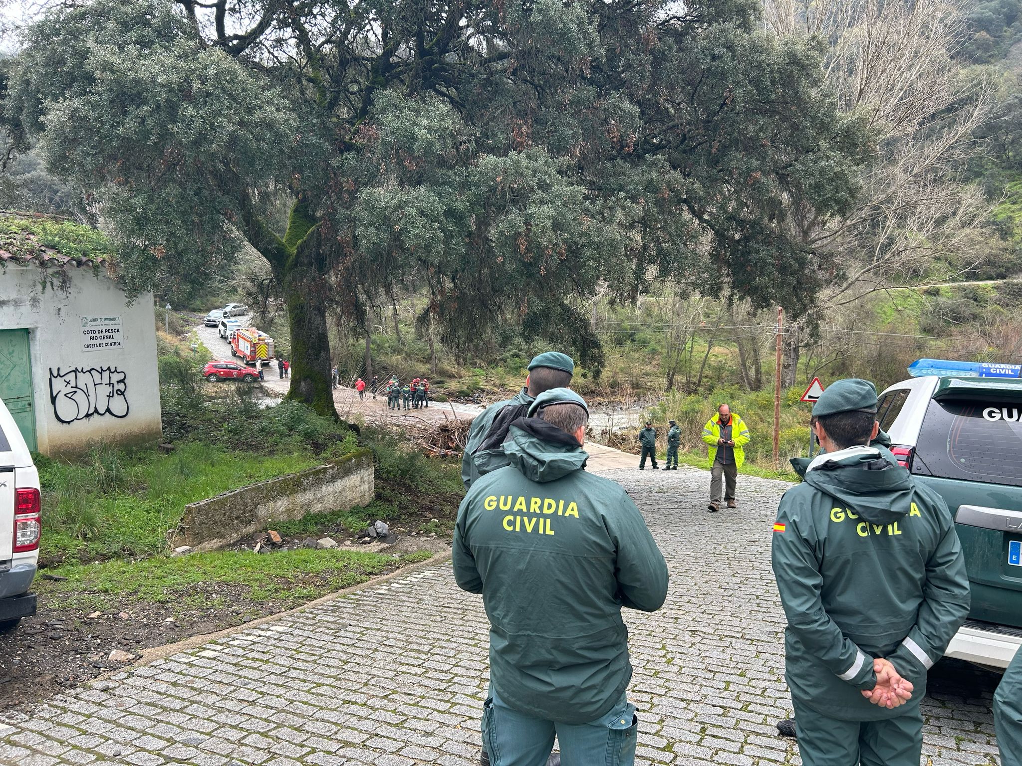 Cuarta jornada de búsqueda del motorista que cayó al río Genal y fue arrastrado por la corriente