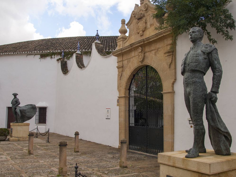 Entrada principal de la Real Maestranza de Caballería de Ronda.