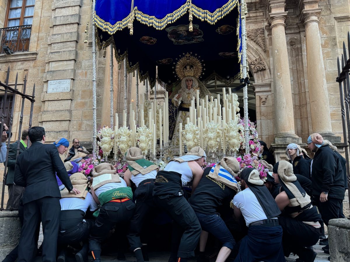 El Huerto vuelve a retar a las nubes y engrandece el Lunes Santo de Ronda