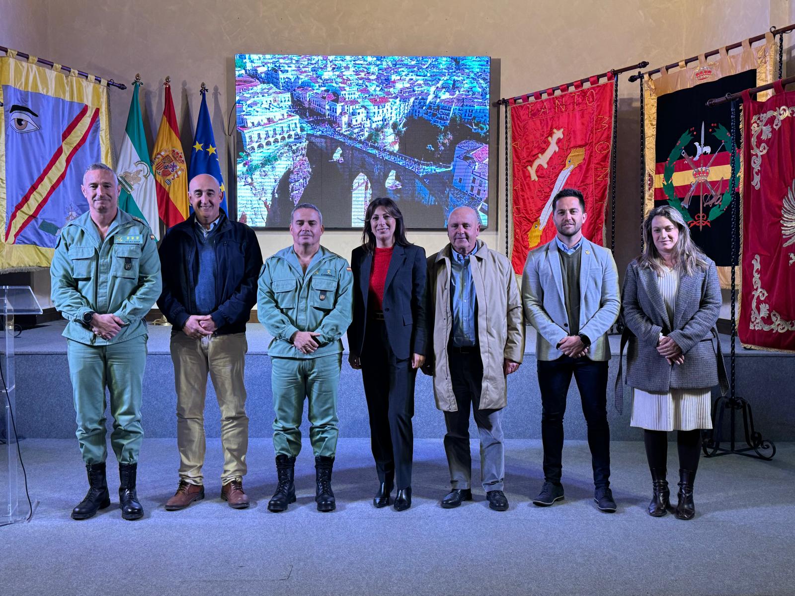 Mandos de la Legión y alcaldes en la presentación de la mítica carrera.