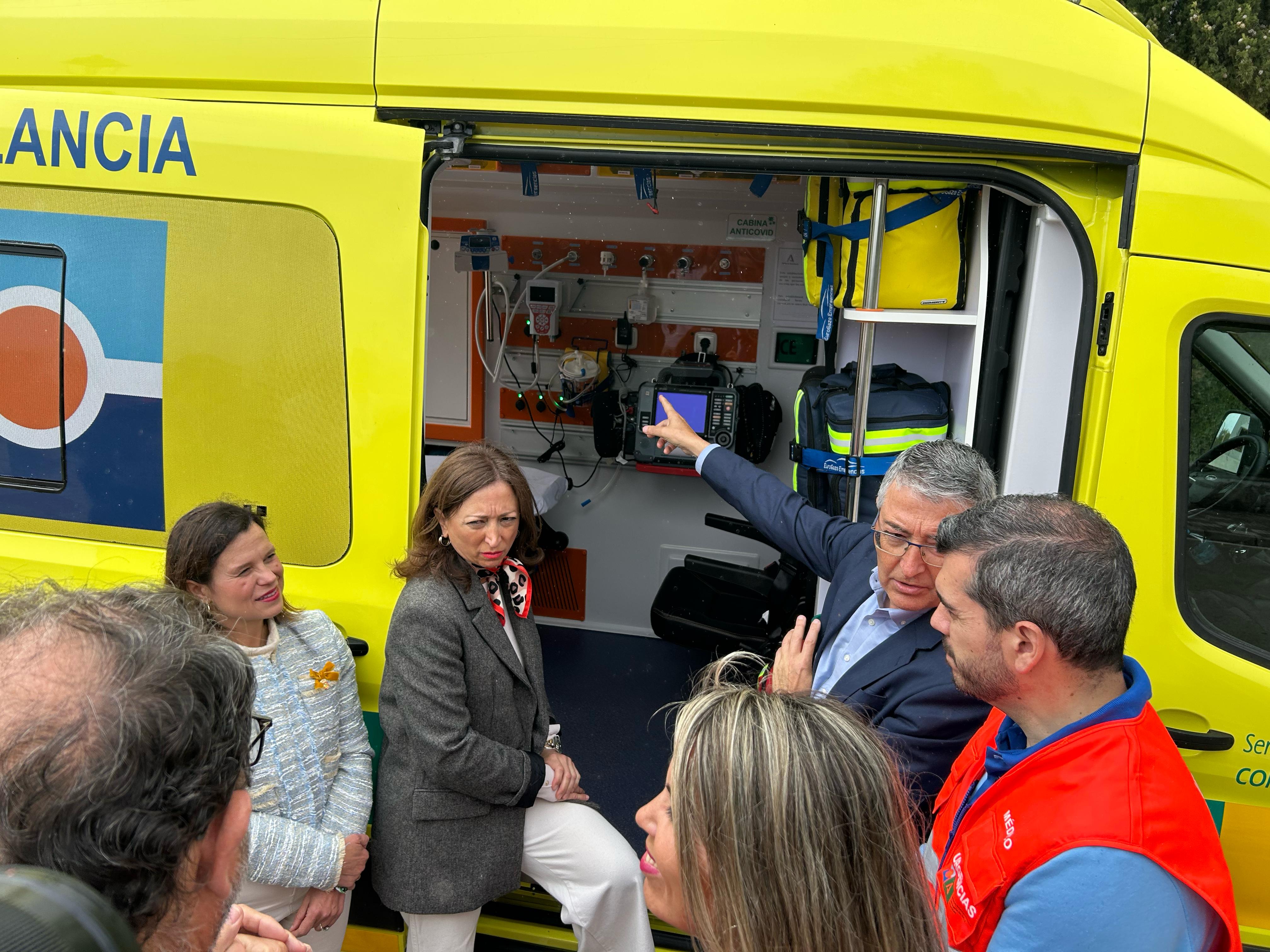 La delegada del Gobierno andaluz en Málaga y el presidente de la Diputación han inaugurado la nueva instalación.