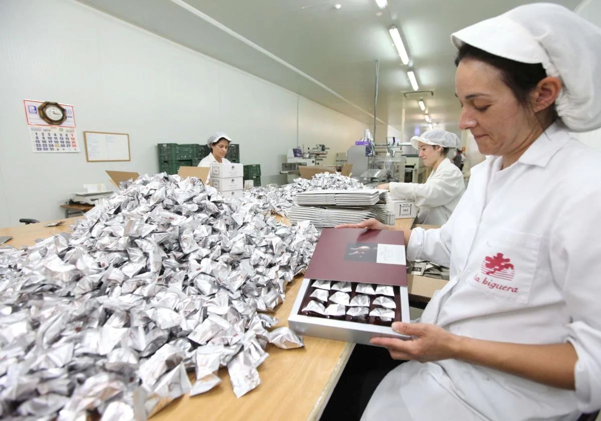 El sector servicios fue un mes más el que más empleo generó.