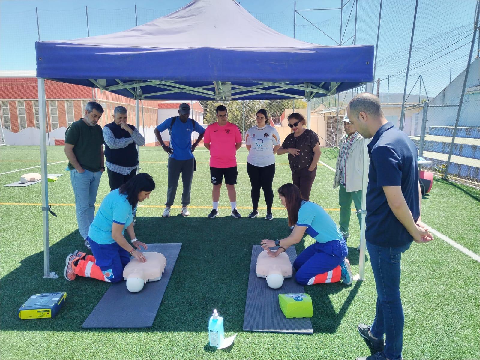 El curso sobre primeros auxilios se ha desarrollado en las instalaciones deportivas de El Fuerte.