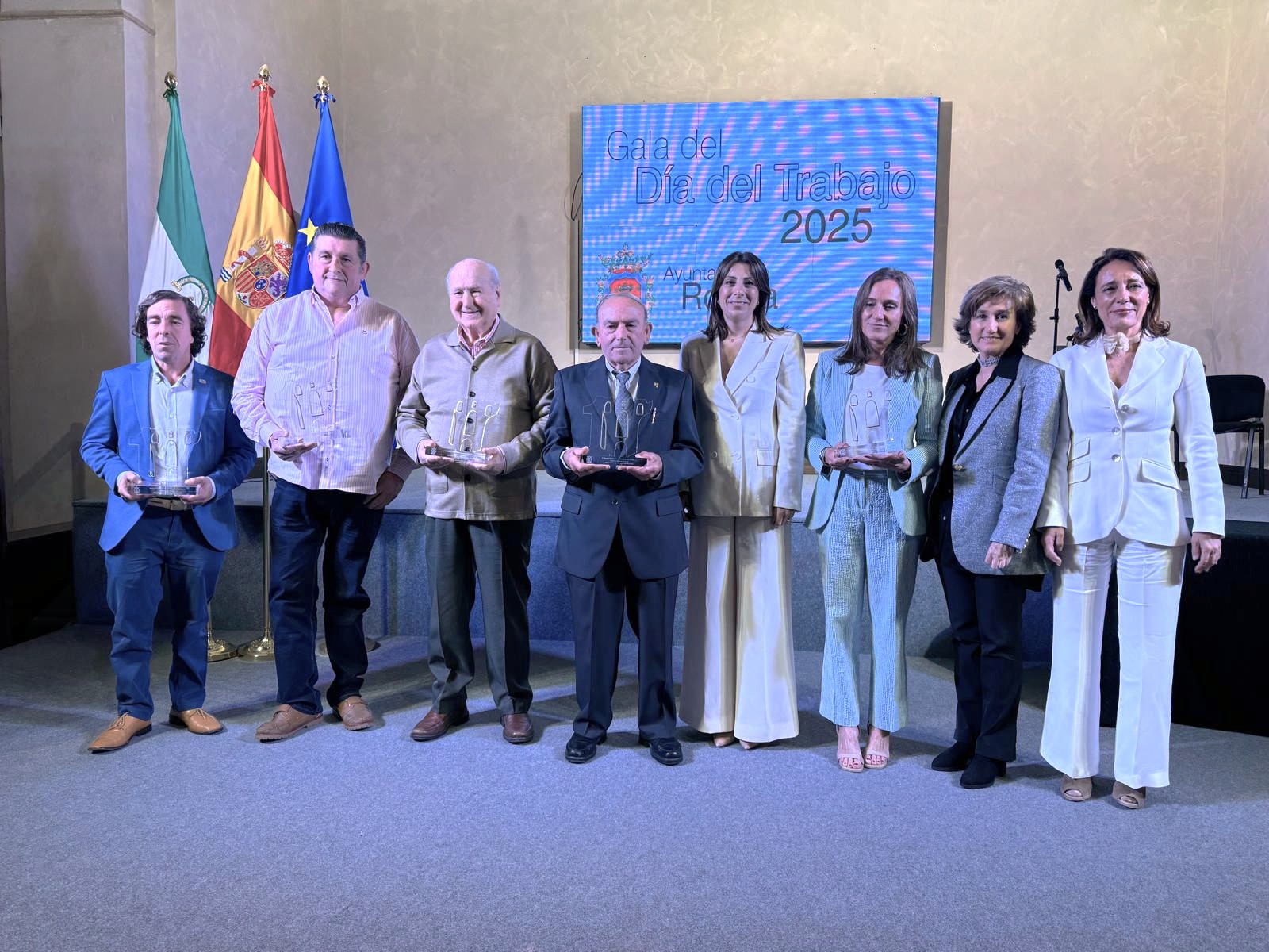 Ronda reconoce en el Día del Trabajo a Calzados Garzón, Instalaciones Frasco, Rafael Cintado, Antonio Gómez y a Óptica Baca
