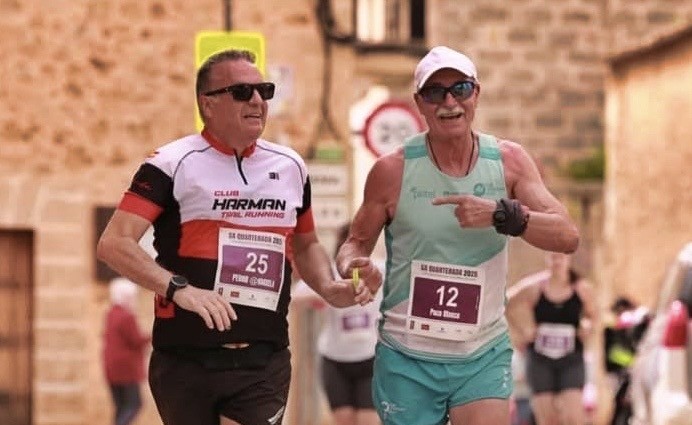 Uno de los corredores del Club Harman en la carrera que disputó.