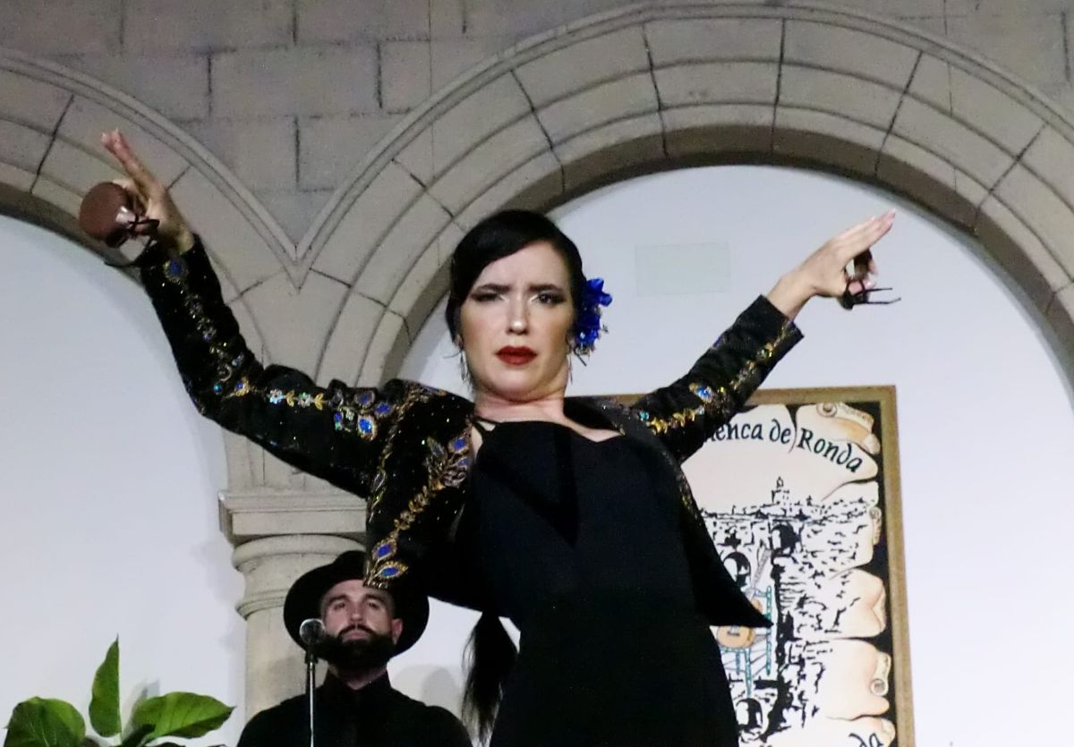Actuación de una de las bailaoras en la sexta semifinal del concurso.