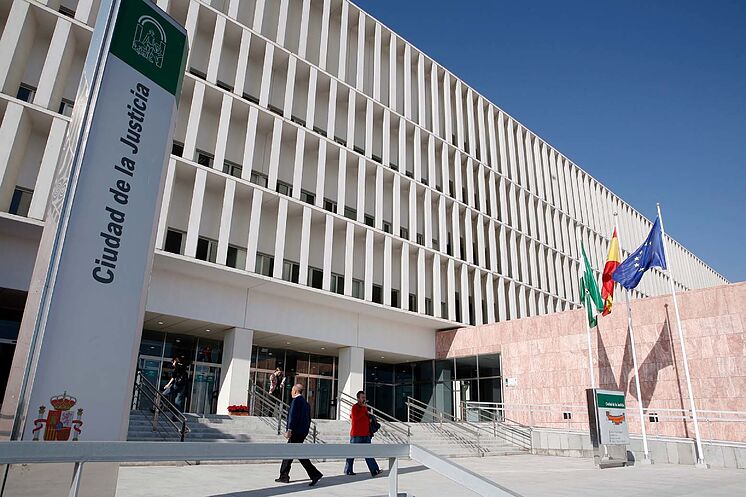 Condenan a un joven de Ronda a cuatro años de prisión por violar a la amiga de su novia cuando estaba bajo los efectos del alcohol
