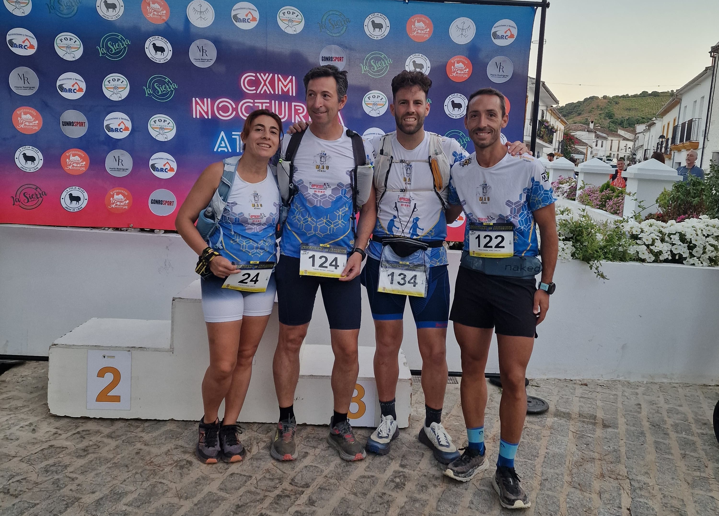 Los corredores rondeños durante la carrera nocturna de Atajate.
