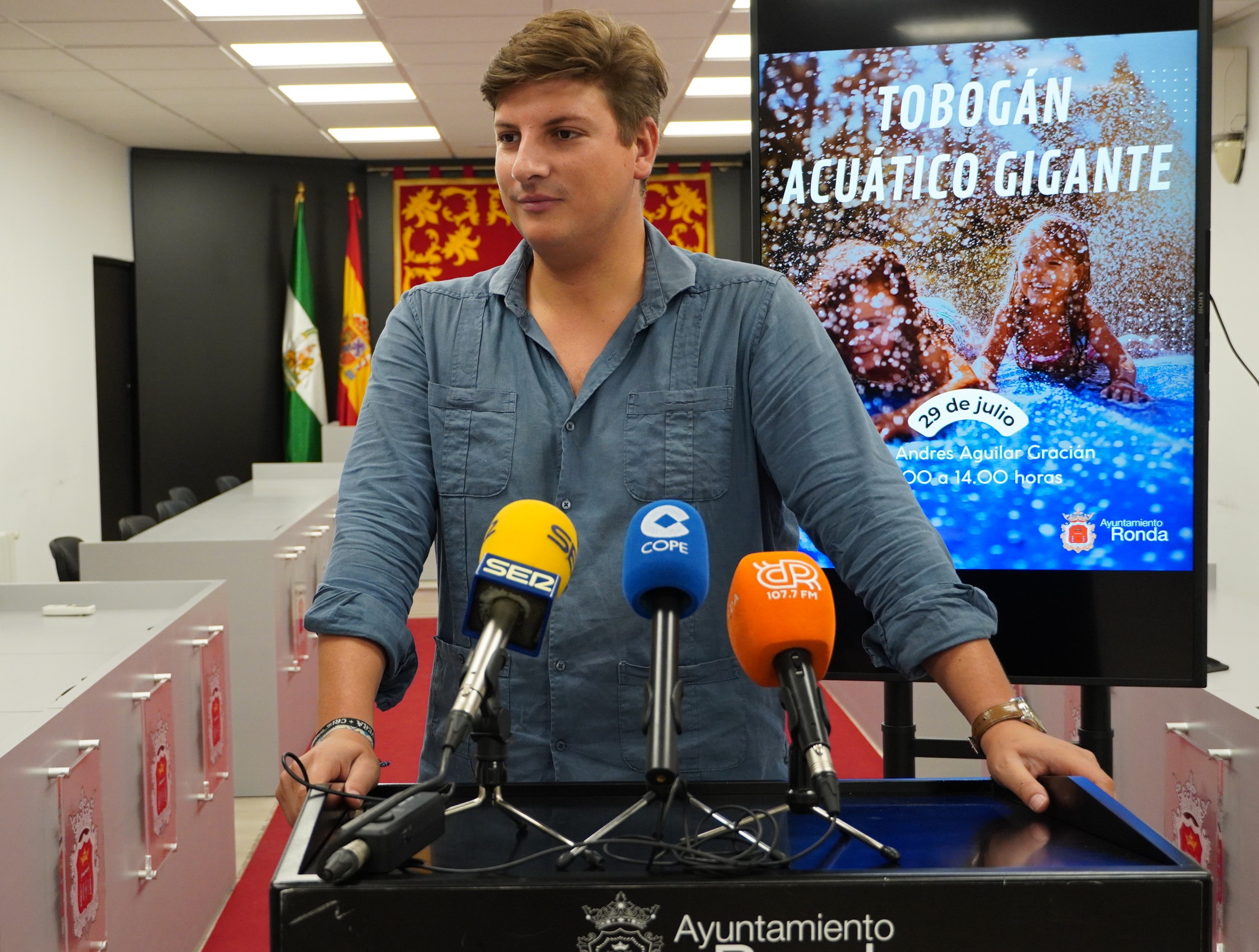 Juventud situará un gran tobogán acuático en la barriada de San Rafael