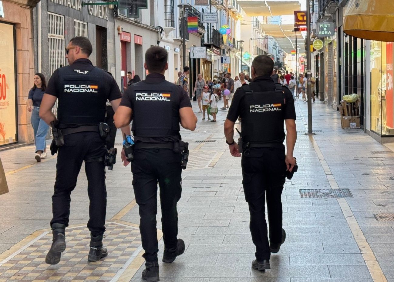 La Policía Nacional detiene al ladrón que robó en un bar tras seguir la pista del móvil que perdió durante el atraco
