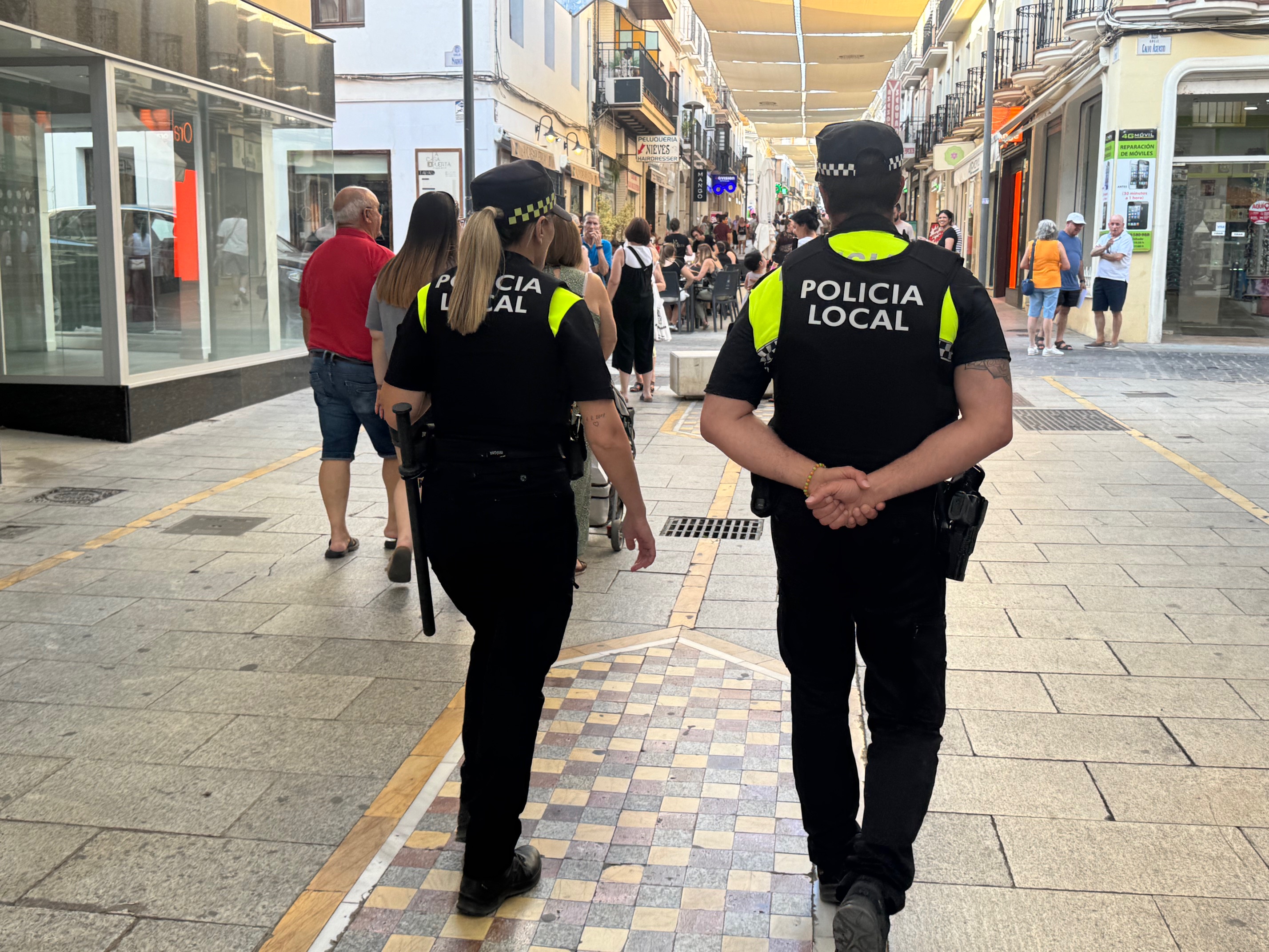 La Policía Local intervino en medio centenar de hurtos el año pasado en el centro comercial abierto de Ronda