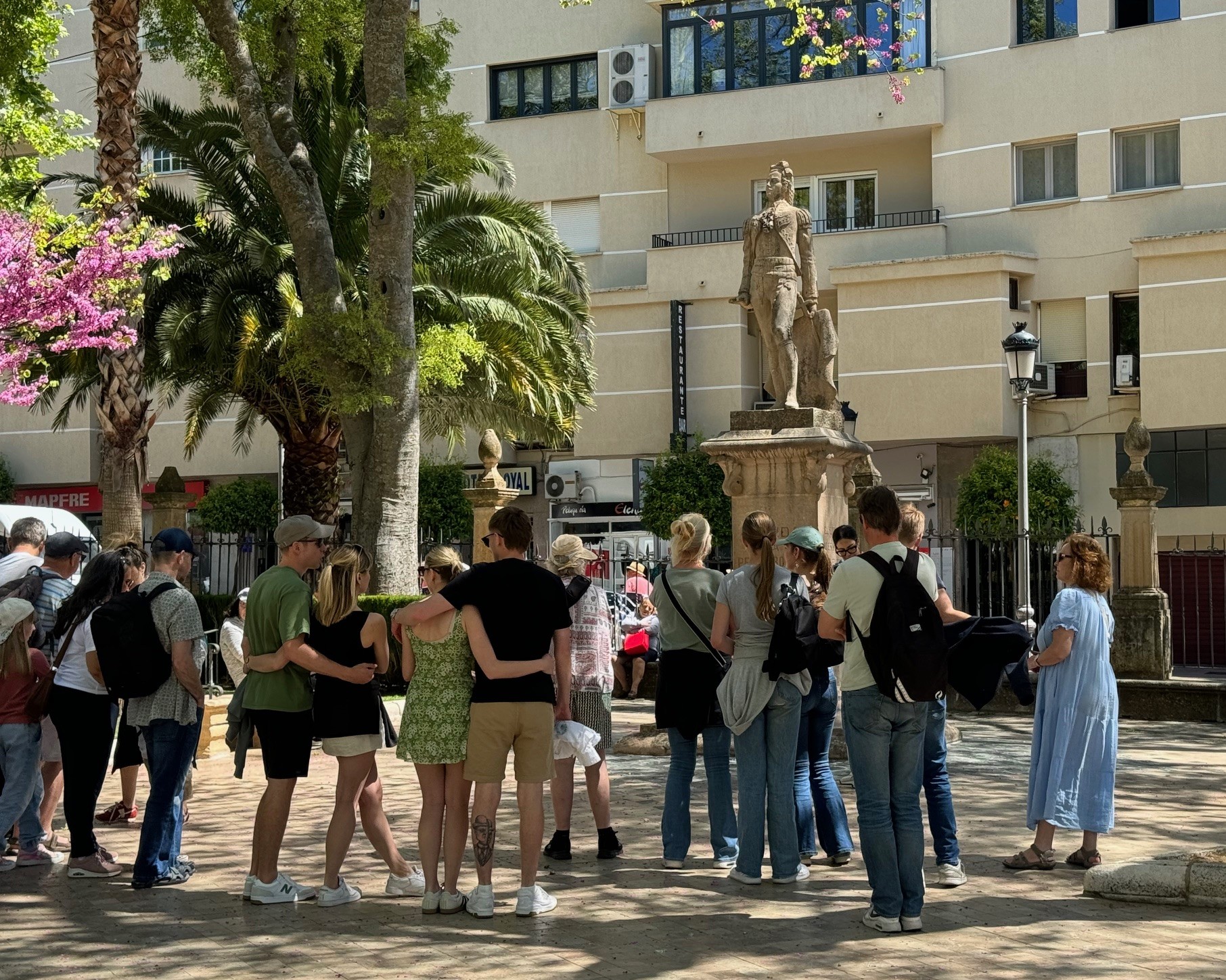 Turistas de Estados Unidos durante una visita a Ronda.