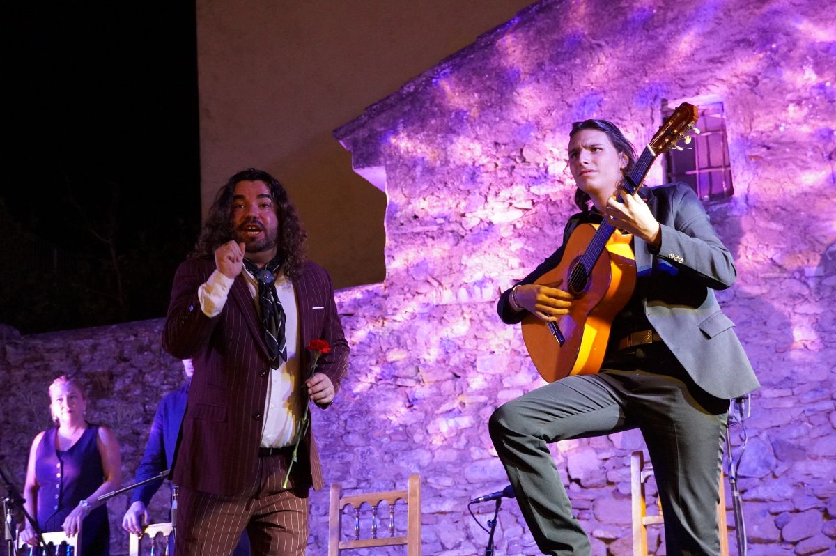 Gran actuación de Iván Segura 'Chaskío' de Alicante. con Javier de Ana María a la Guitarra.