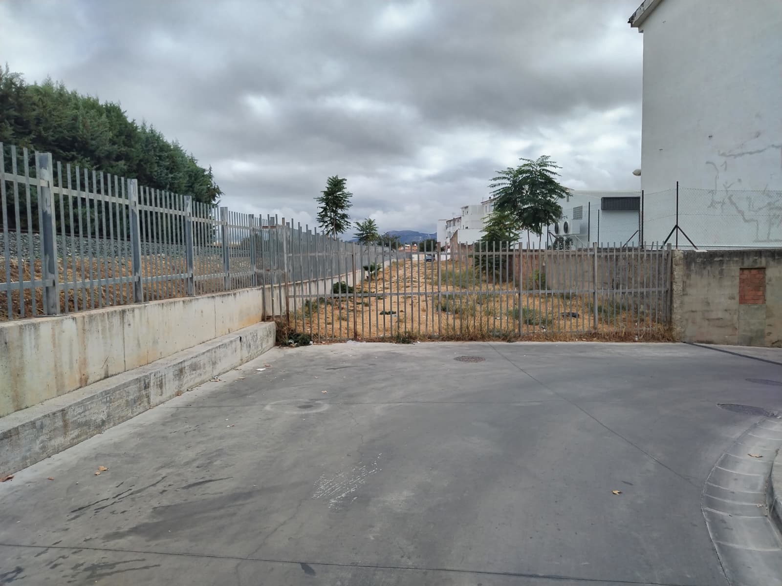 El Pleno aprueba la creación un nuevo vial que conectará la barriada de La Harinera con la urbanización Almocábar