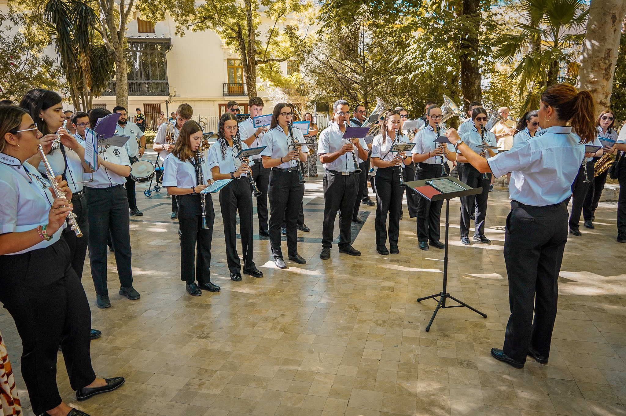 La Banda de Música de Ronda durante su actuación en la Alameda durante la Feria de Pedro Romero.