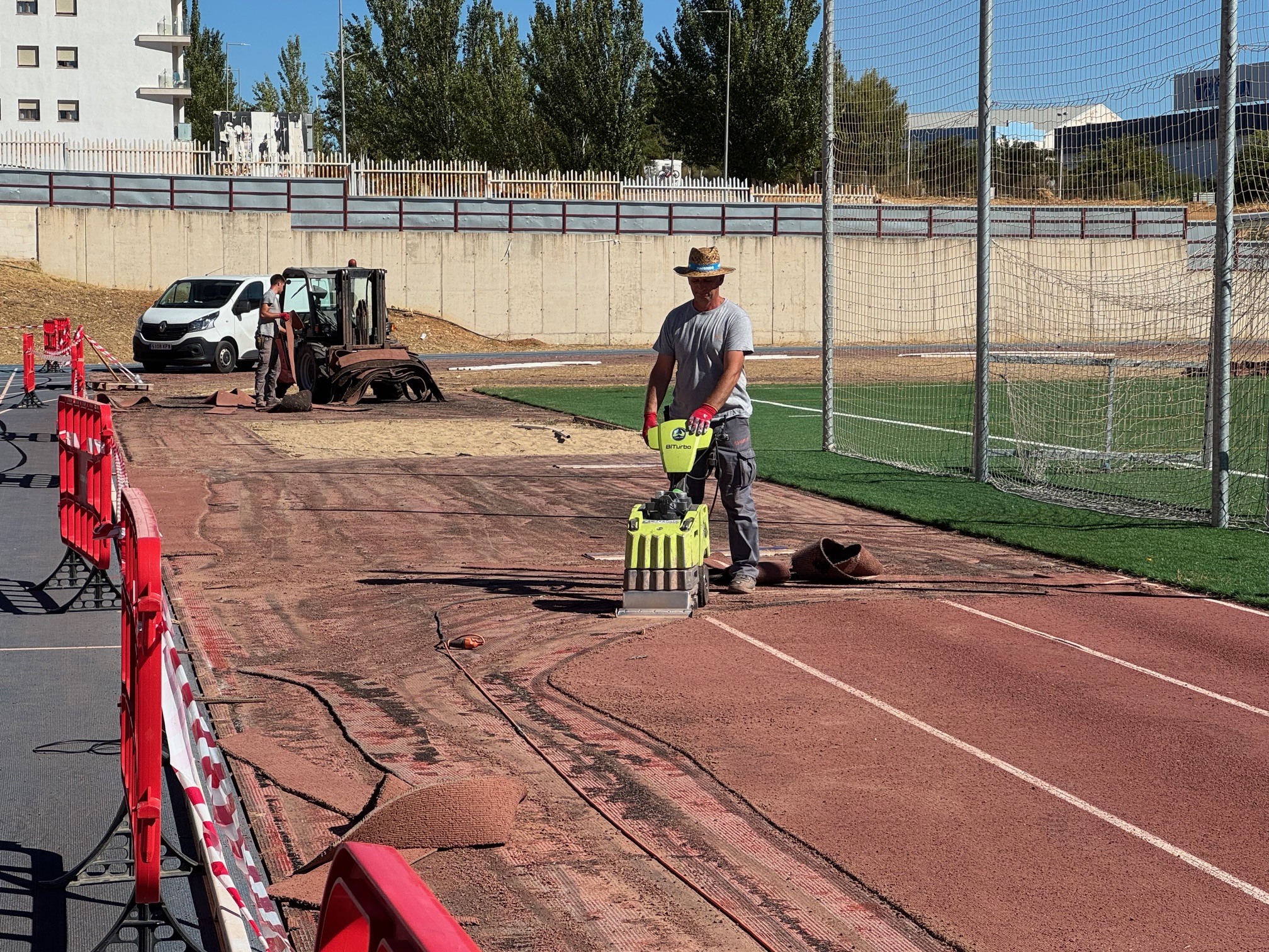 La segunda fase de las obras de renovación de las pistas de atletismo ya se ha iniciado.