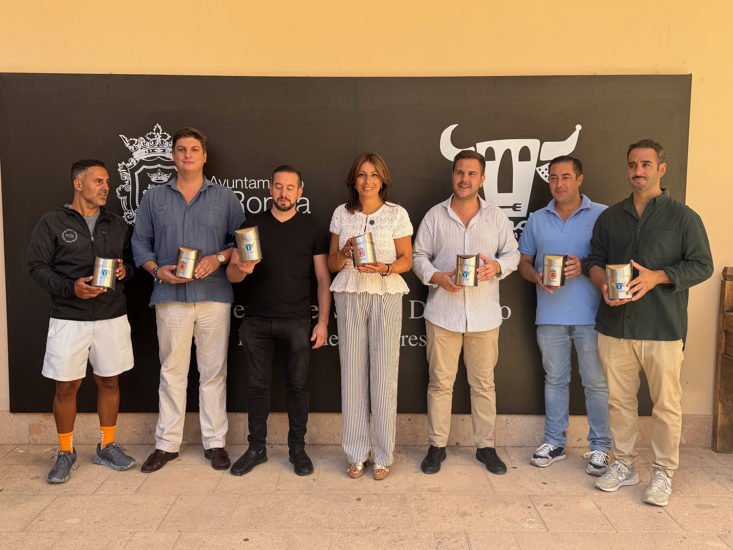 La alcaldesa ha presentado la campaña junto a hosteleros de la ciudad.