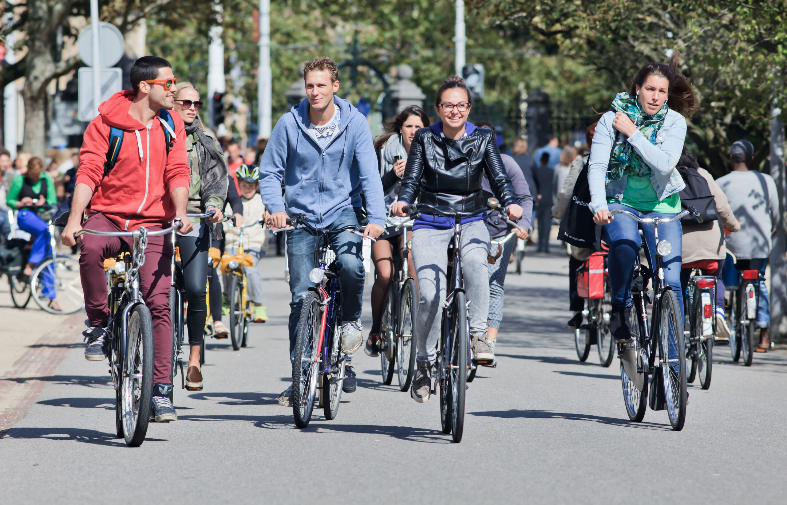 Con esta celebración se quiere fomentar el uso de bicicletas y de patines.
