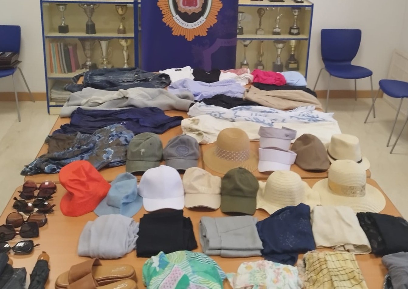 La Policía Local detiene a dos carteristas y recupera numerosos artículos robados a turistas