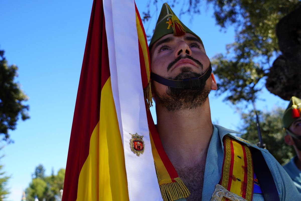 El 4º Tercio de la Legión celebra su 75 aniversario colocando en su bandera de combate el escudo de la ciudad de Ronda