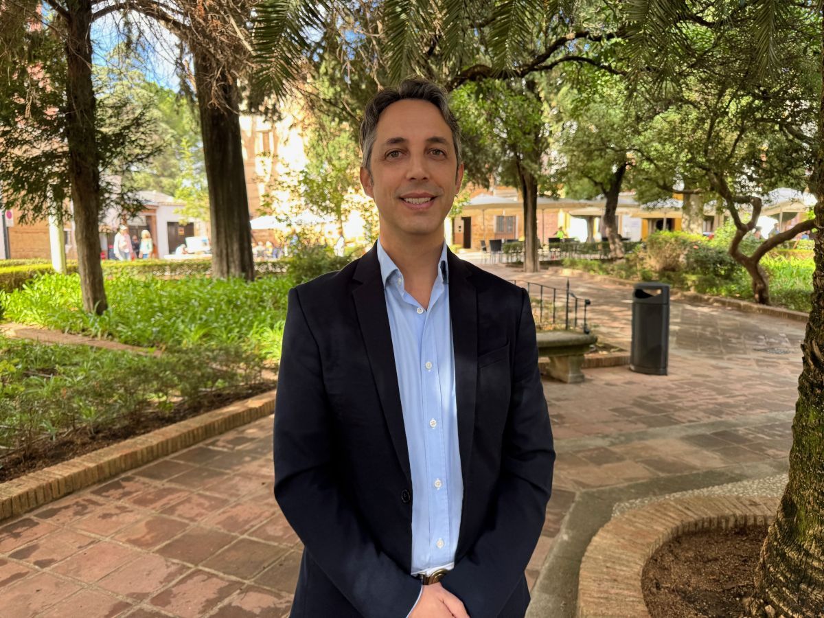 Sergio Rincón se one al frente de la Hermandad de la Virgen de la Paz.