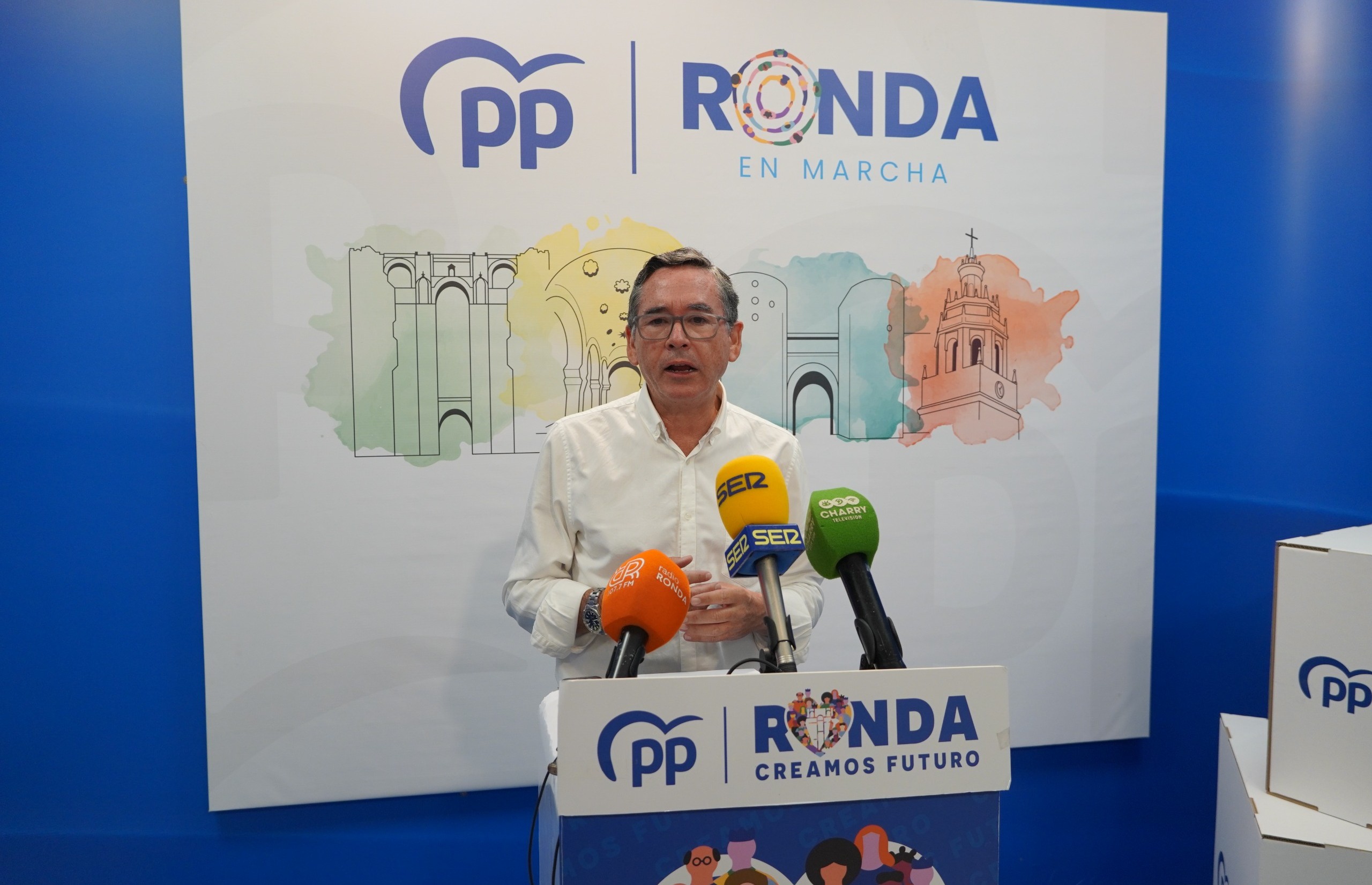 El parlamentario andaluz en la rueda de prensa que ha ofrecido hoy en la sede del PP.