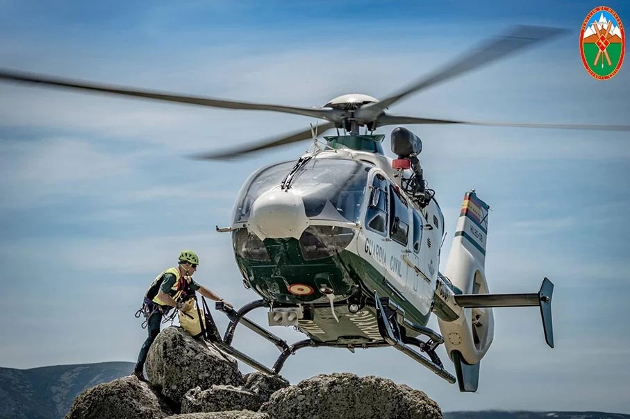 Imagen de archjivo de un operativo de rescate del GREIM de la Guardia Civil.