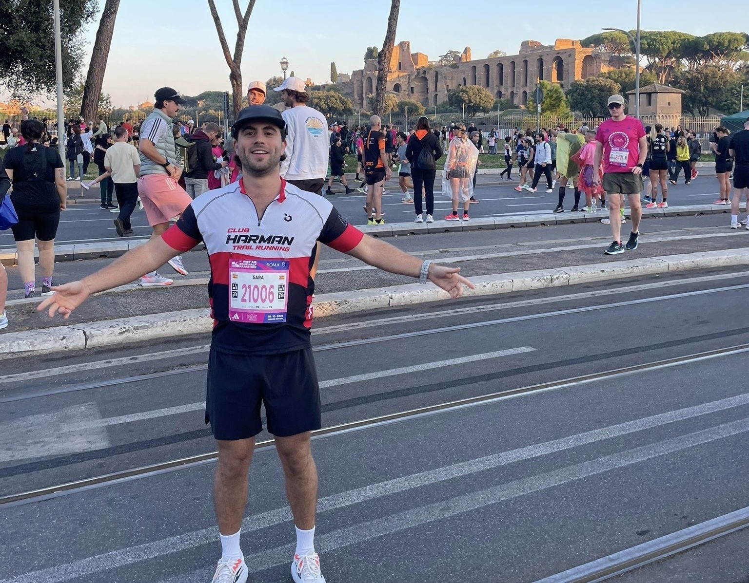 Carlos García disputó la bella maratón de Roma.