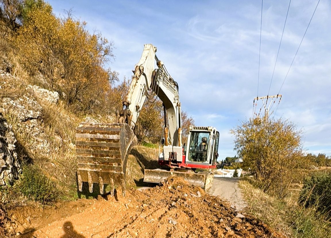 El Ayuntamiento inicia las obras de mejora del camino rural Ronda a Cartajima