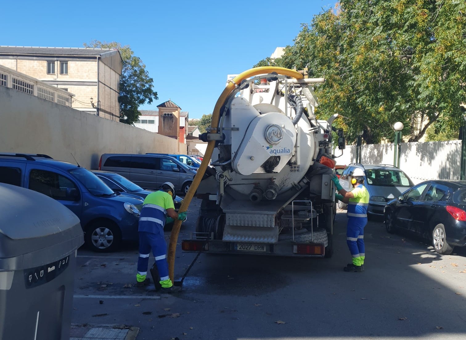 El Ayuntamiento limpia más de 5.000 alcantarillas ante la temporada de lluvias