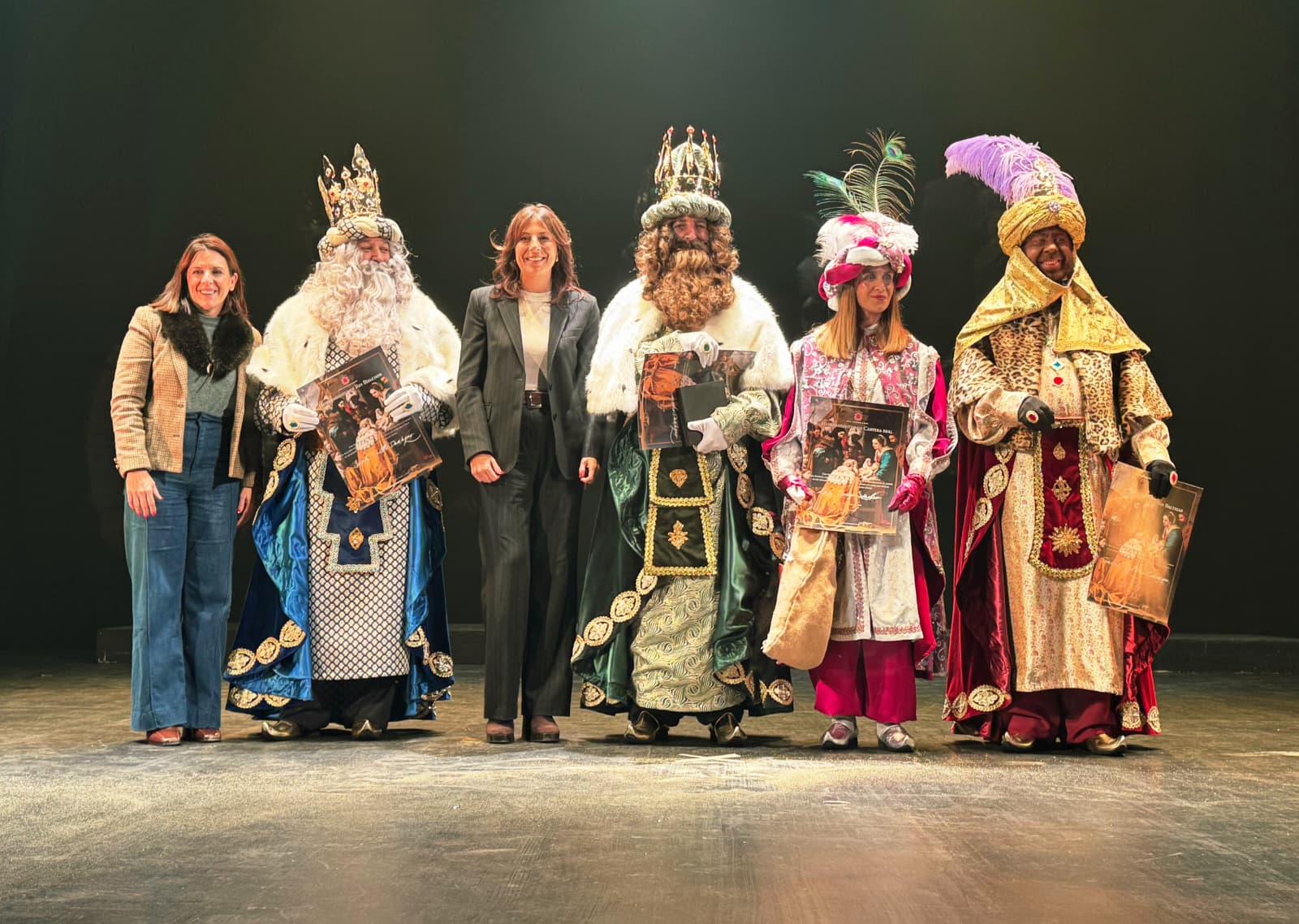 Los Reyes Magos reciben las llaves de la ciudad para poder dejar sus regalos a los niños rondeños