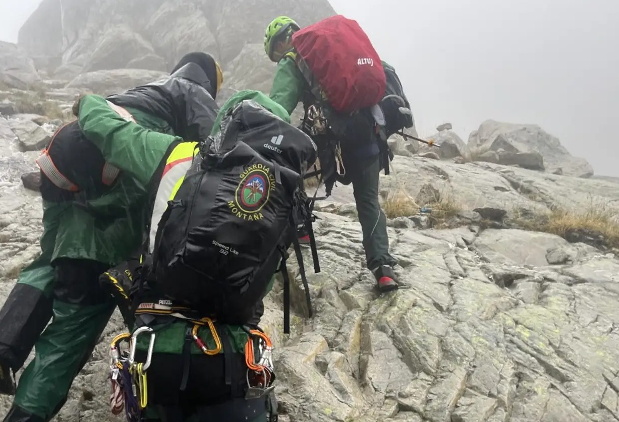 Imagen de archivo de un rescate del GREIM en una montaña.