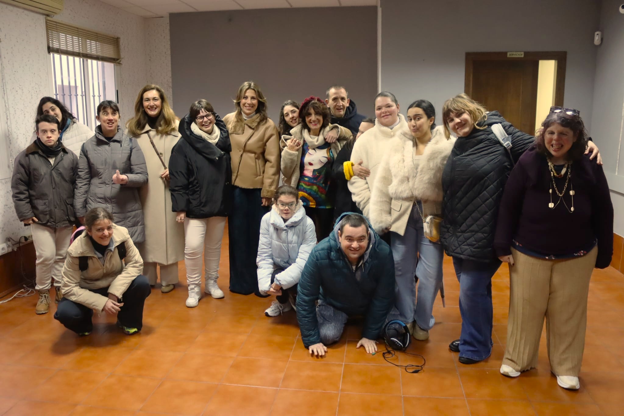 La alcaldesa ha entregado esta tardes las llaves de la nueva sede a Iruá.