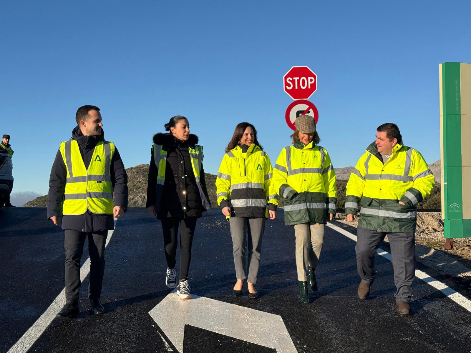 La consejera de Fomento ha visigado el nuevo acceso al Parque Nacional Sierra de las Nieves.