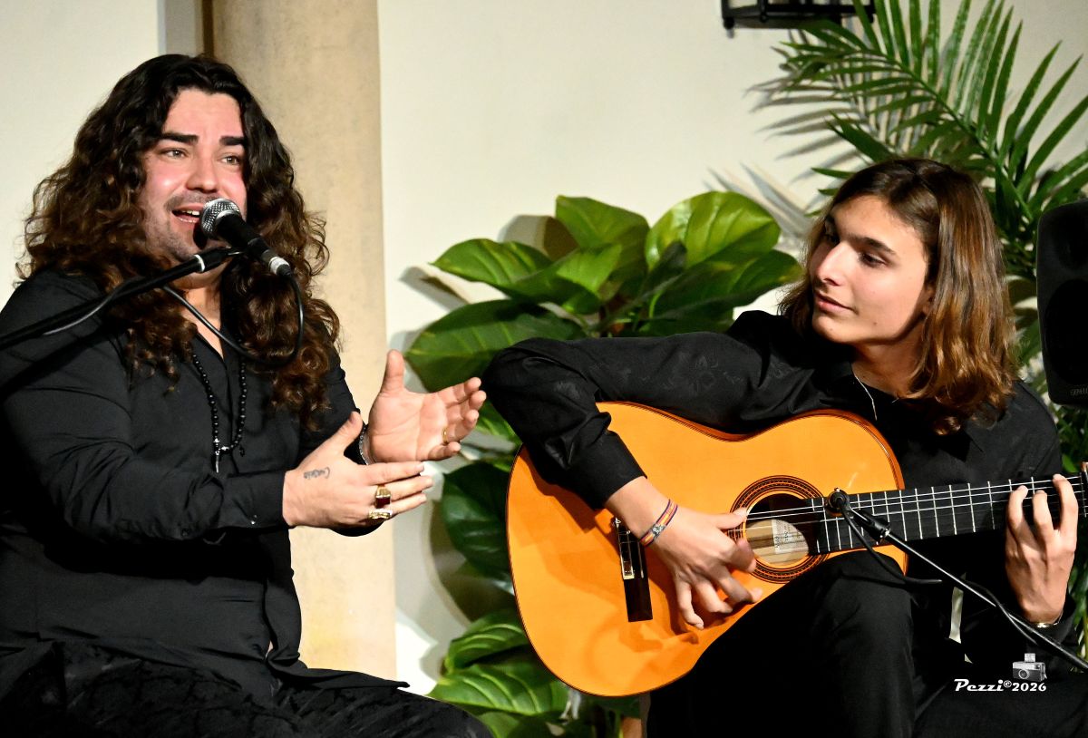 Iván Segura Ruíz 'Chaskío' presentó su nuevo trabajo en la Peña Flamenca de Ronda.