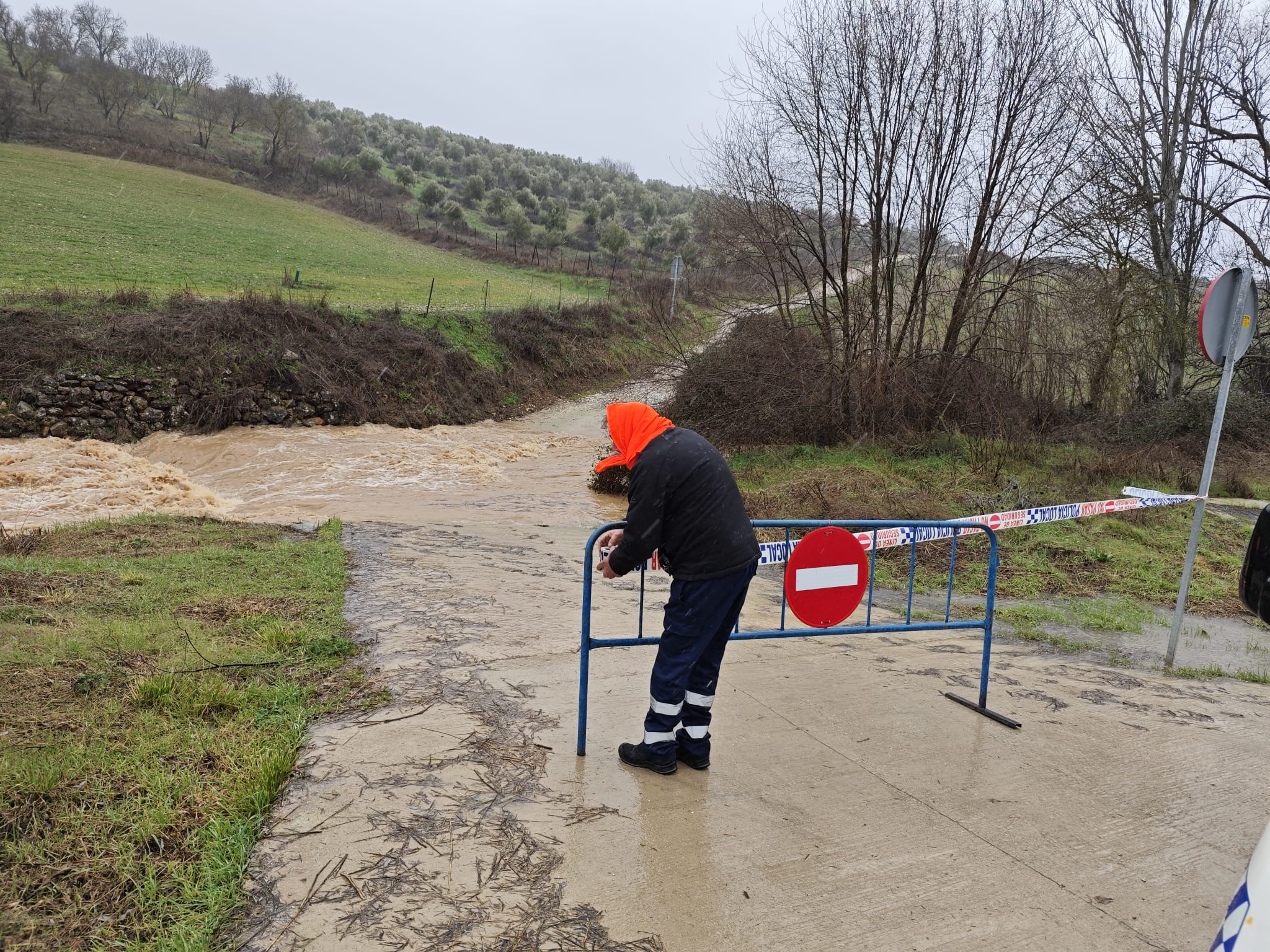 Elevan a nivel naranja la alerta por lluvias y viento para este miércoles