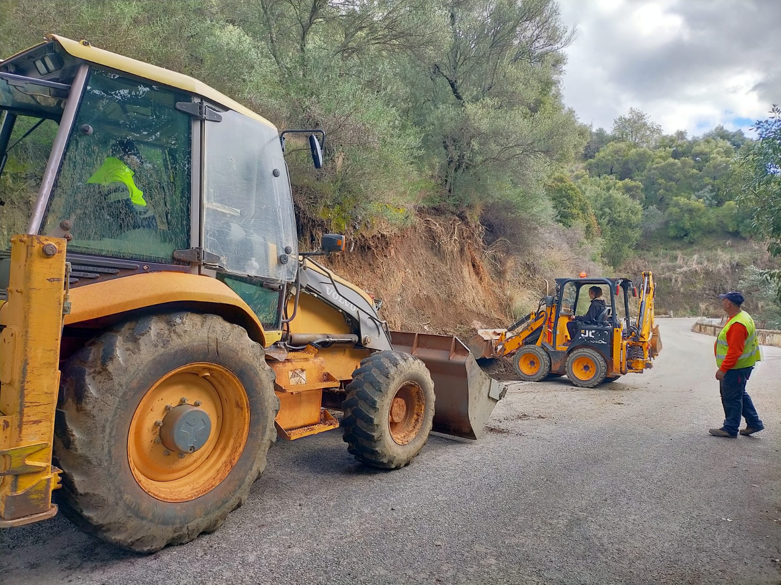 La Diputación realiza obras de emergencia las carreteras de Genalguacil y Jubrique para deparar los daños de las últimas lluvias