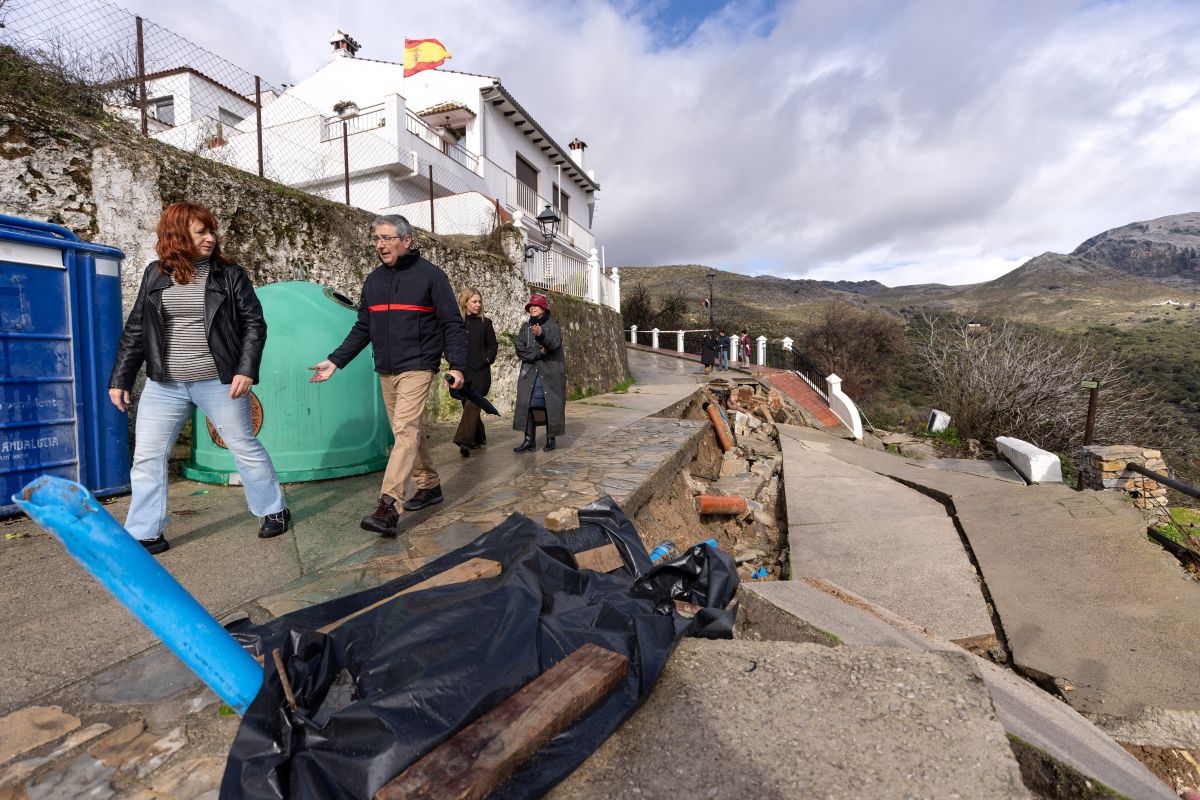La Diputación actúa en ocho de carreteras de la Serranía afectadas por el temporal