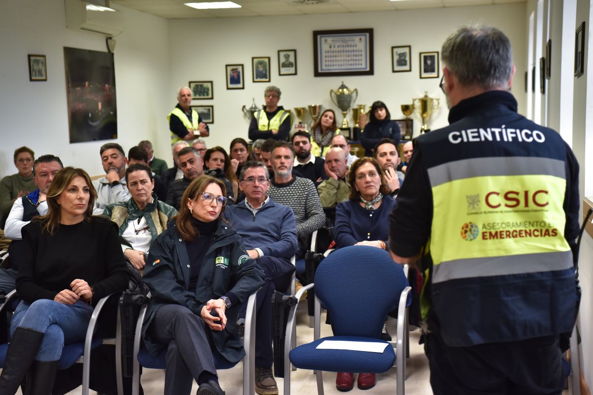 Científicos del CSIC y del IGN informan a los alcaldes que no existen evidencias de que los terremotos estén vinculados al temporal