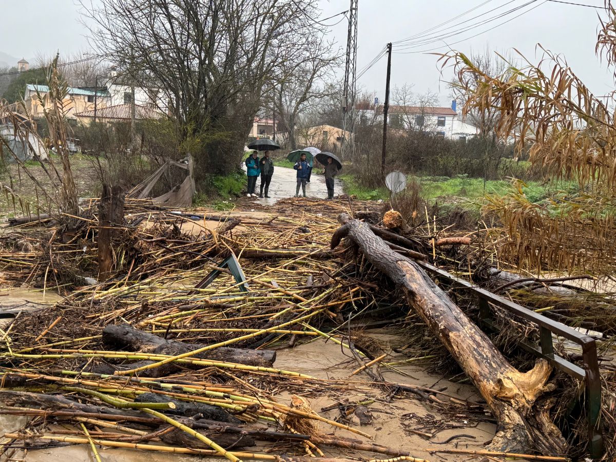 Numerosas infraestructuras públicas y caminos rurales han sufrido daños por el temporal.